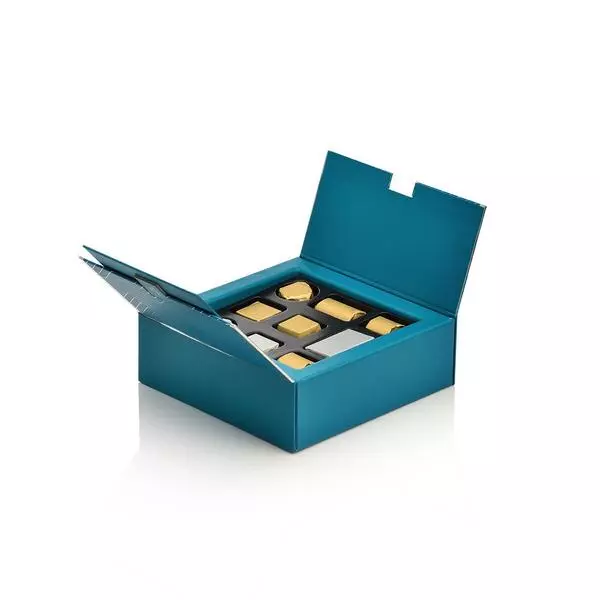 Classy Colored Box Of 18 Pieces with an Elegant Design, Ramadan Gift